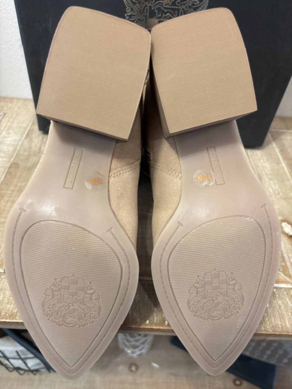 NEW Vince Camuto Orsina Oiled Suede Leather Water Resistant Boots Size 10 Wide - Picture 2 of 6